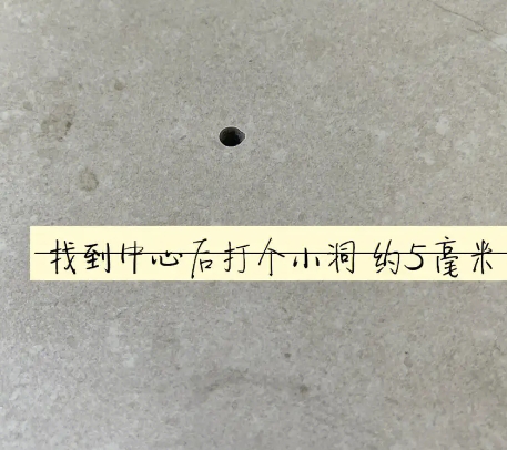 路南瓷砖空鼓维修公司专业解答在瓷砖铺贴过程中，如果砂料搅拌不均匀，将会带来以下问题